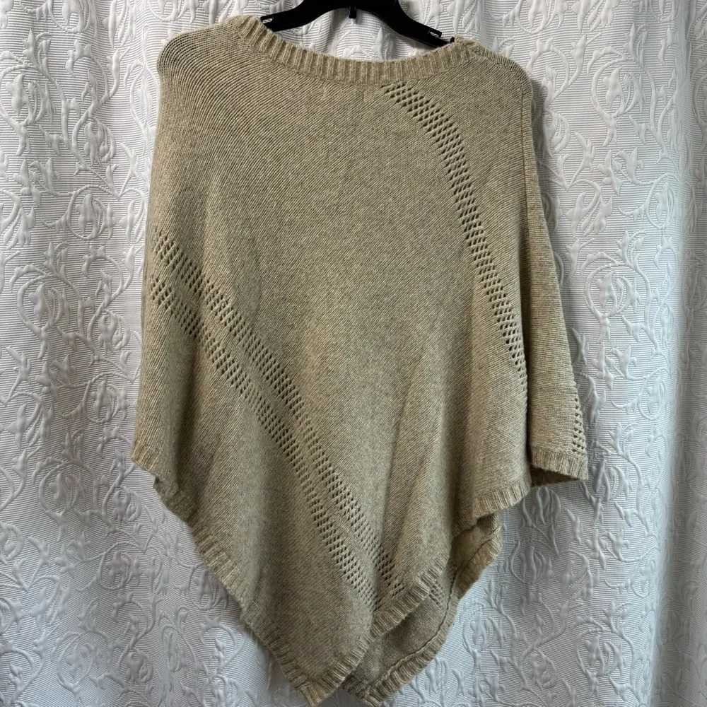 G.H. Bass sweater poncho tan wool blend size large - Picture 2 of 3